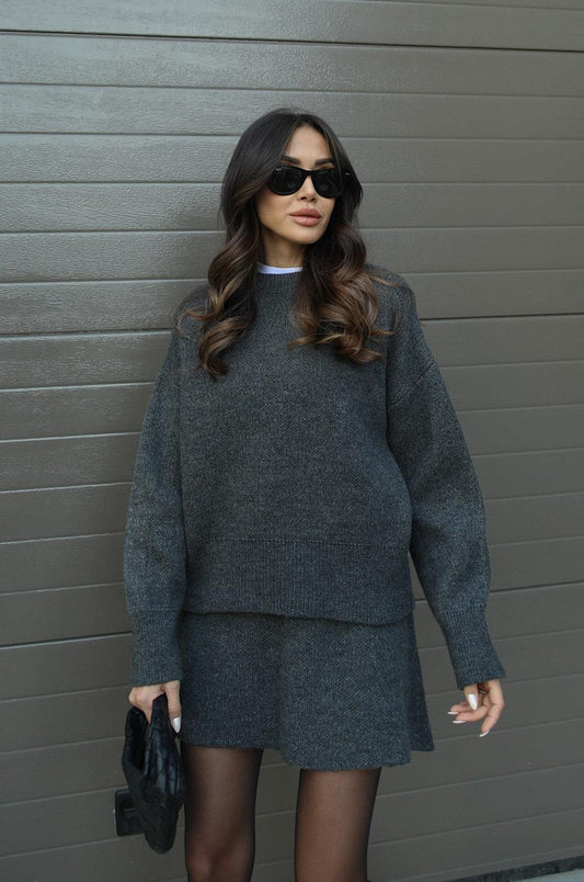 Stylish Two-Piece Skirt Suit – Top and Skirt Set for Women