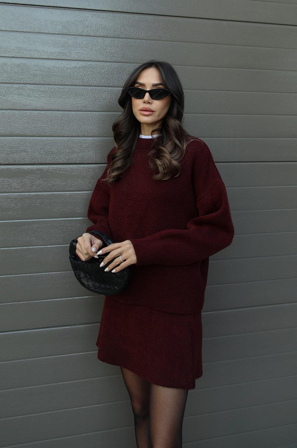 Stylish Two-Piece Skirt Suit – Top and Skirt Set for Women